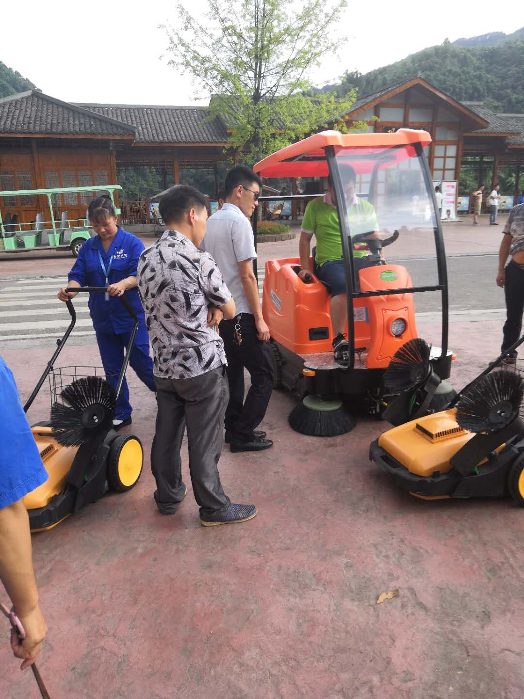 湖南駕駛式掃地機怎么樣